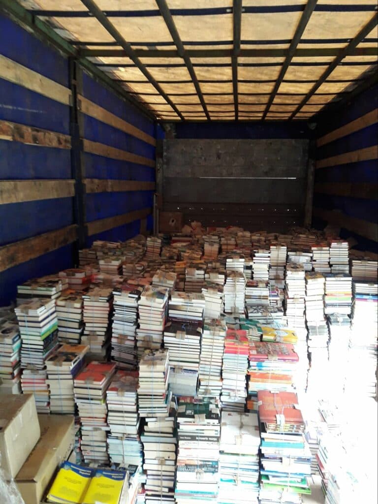 Евакуація книжок із міста