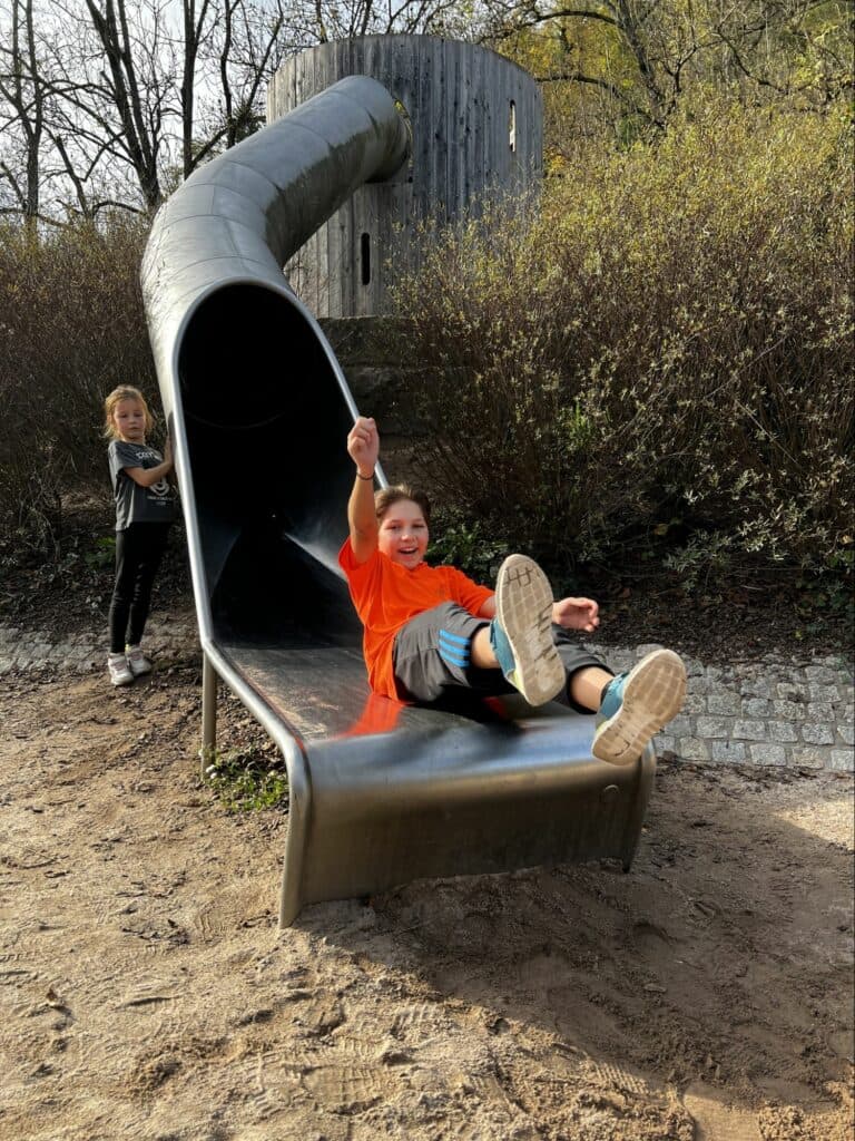 Німеччина допомагає центру із Маріуполя