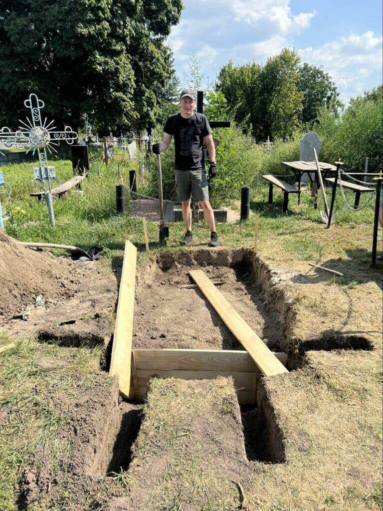 Перша українська школа Донецька