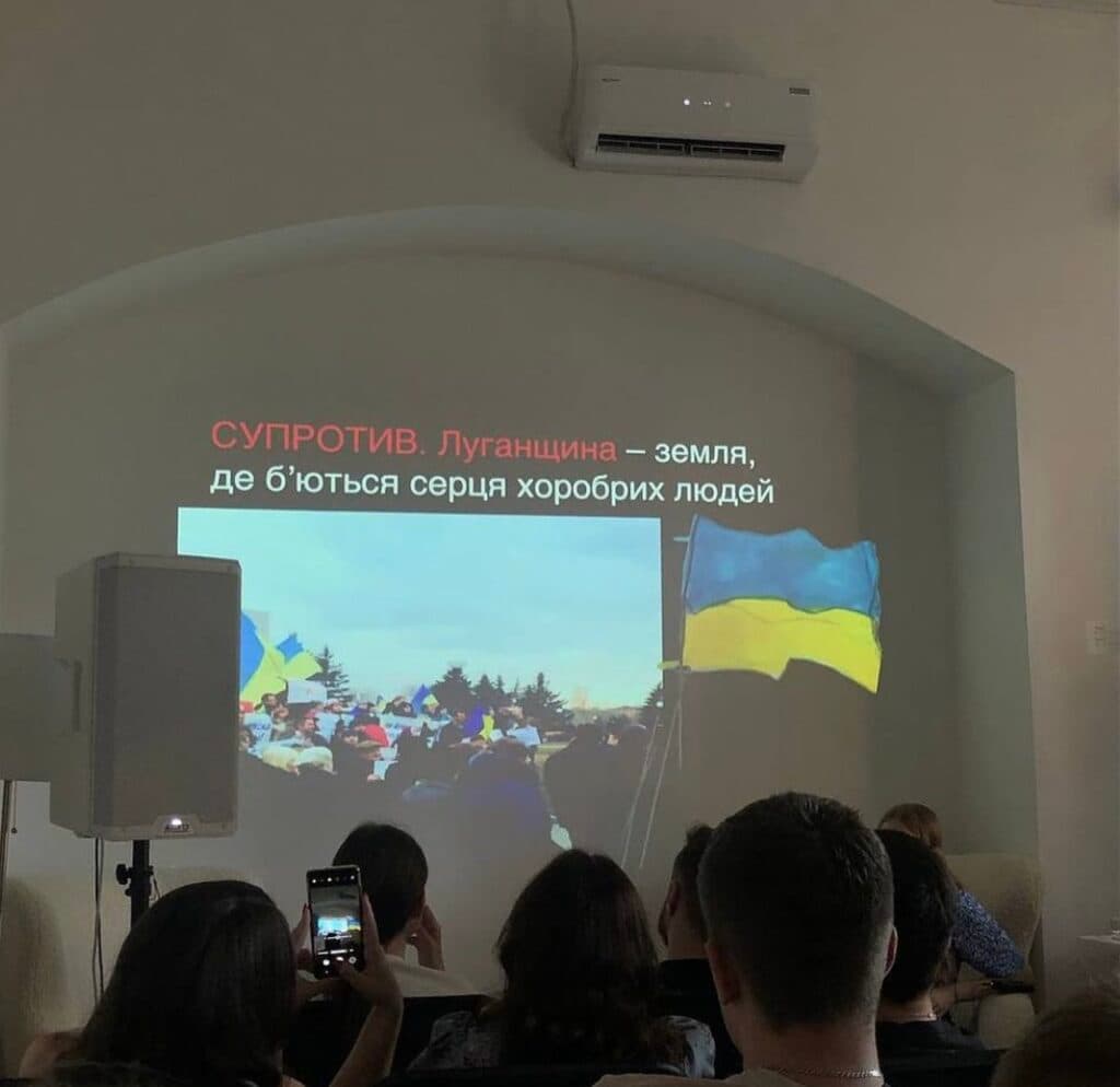 дівчина з Алчевська