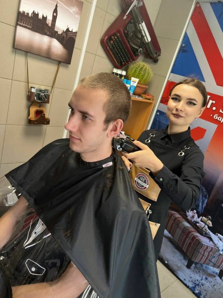 переселенка з Горлівки барбершоп