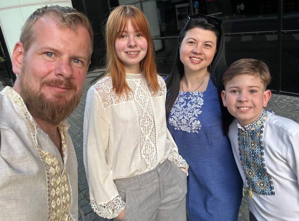 родина з Маріуполя кав’ярня