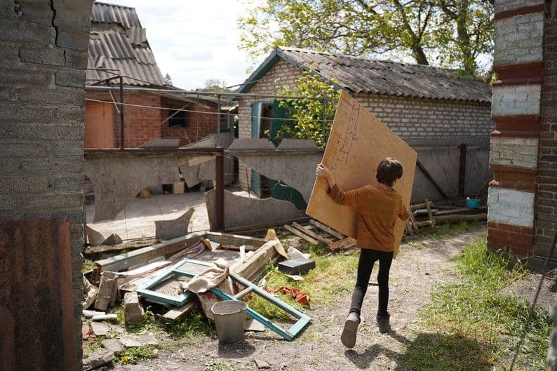 жителі Донеччини відбудувати домівки
