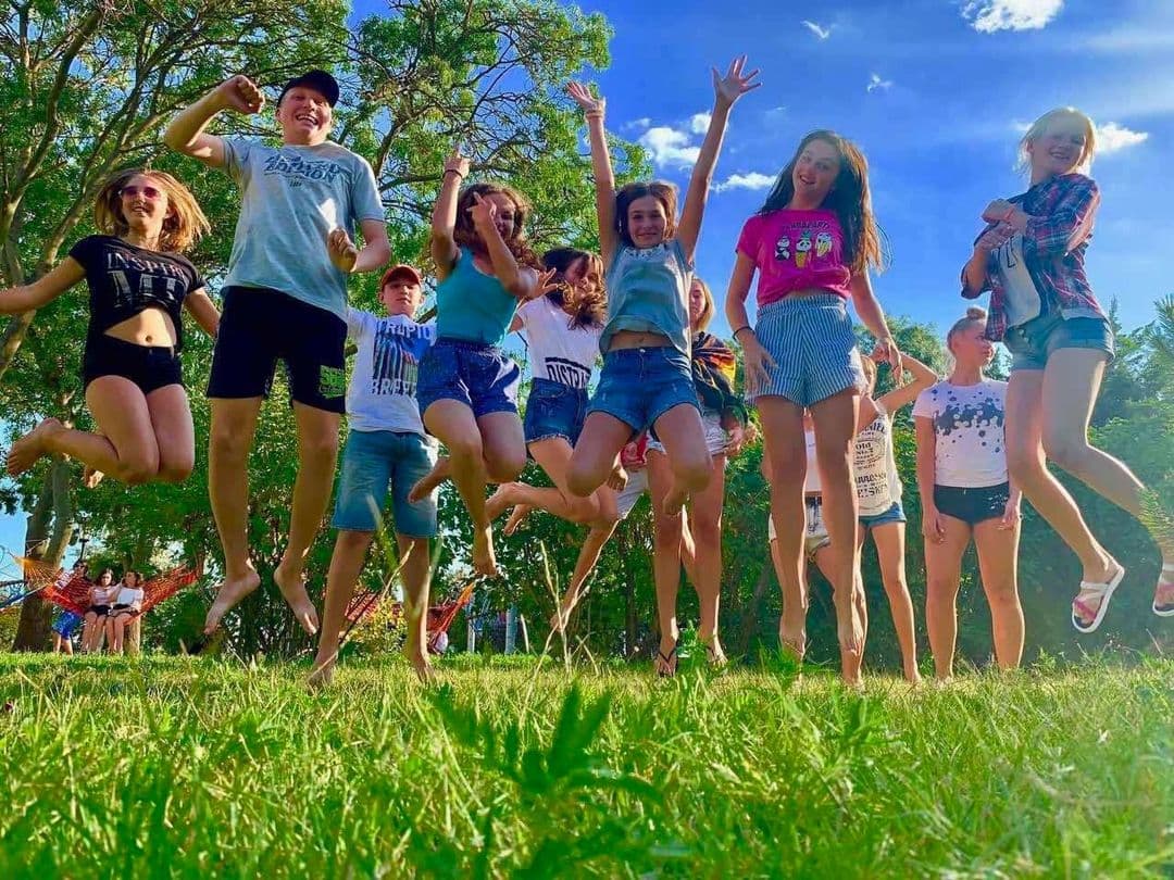 Діти з Донеччини відправилися на відпочинок до дитячого центру "Артек"