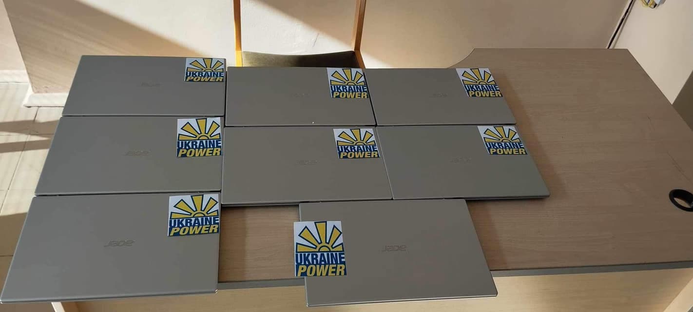 Гуманітарний хаб для переселенців з Луганщини на Київщині оснастили вісьмома ноутбуками