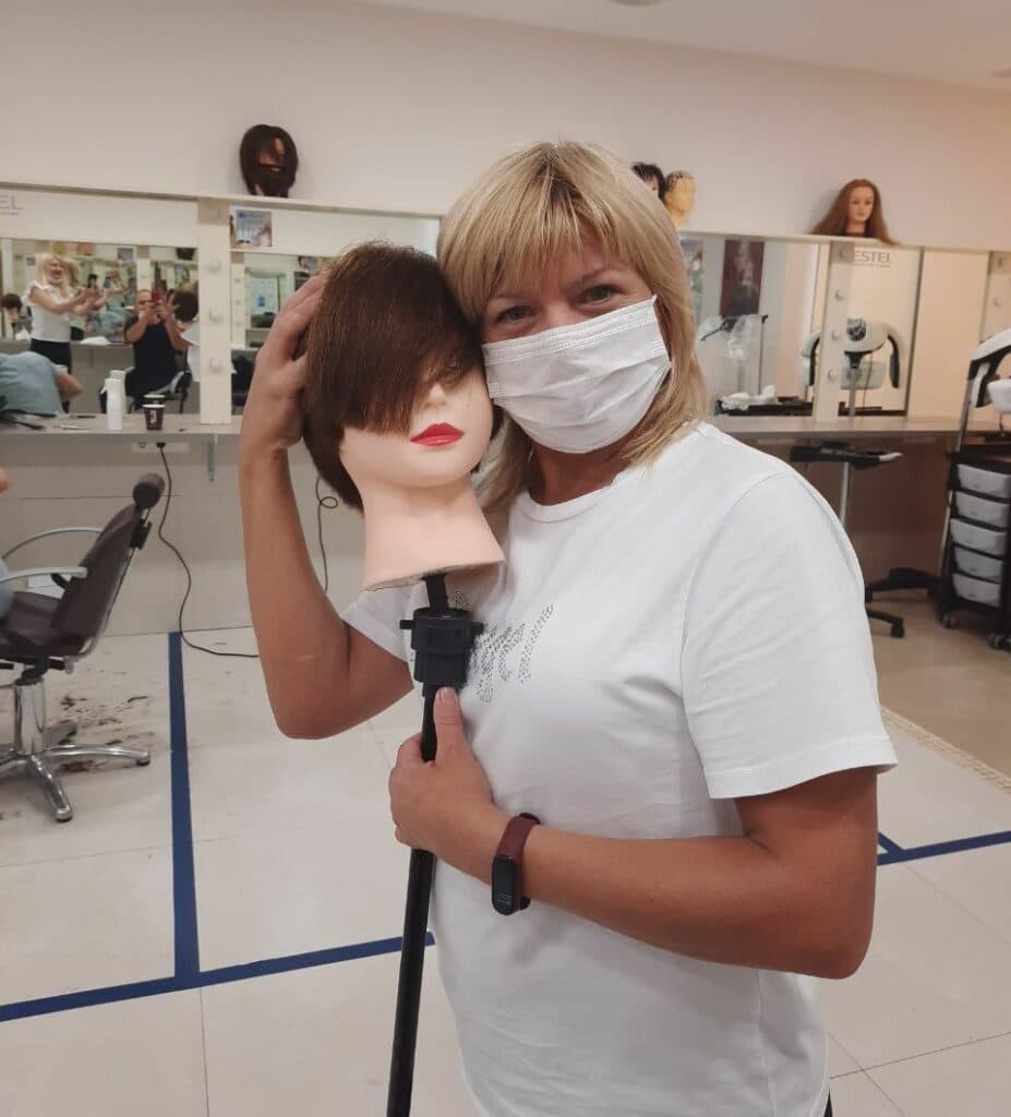 переселенка з Бахмута перукарня