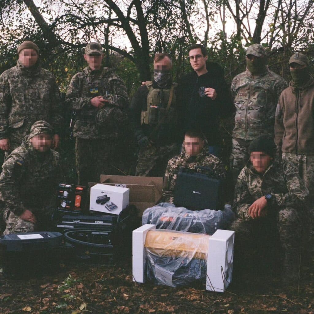 Frontline.Care волонтери_06