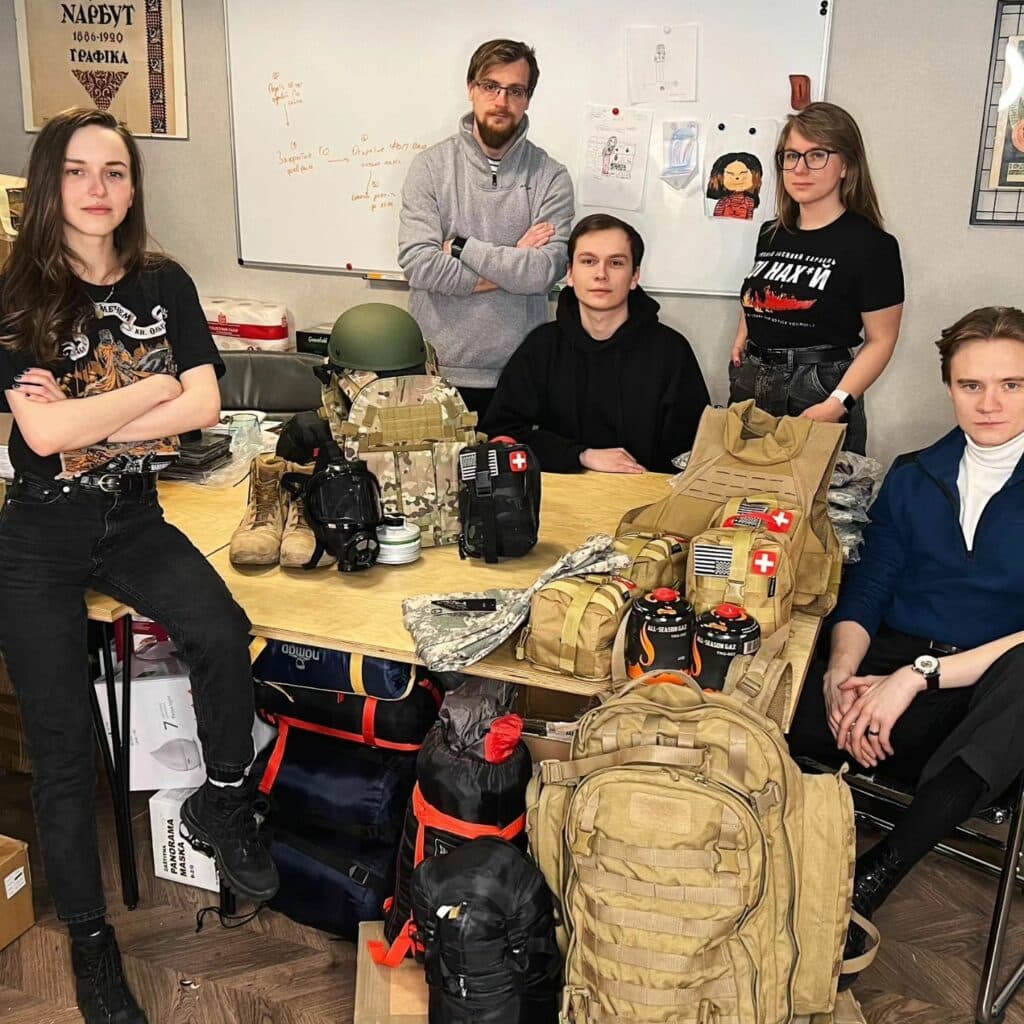 Frontline.Care волонтери_06