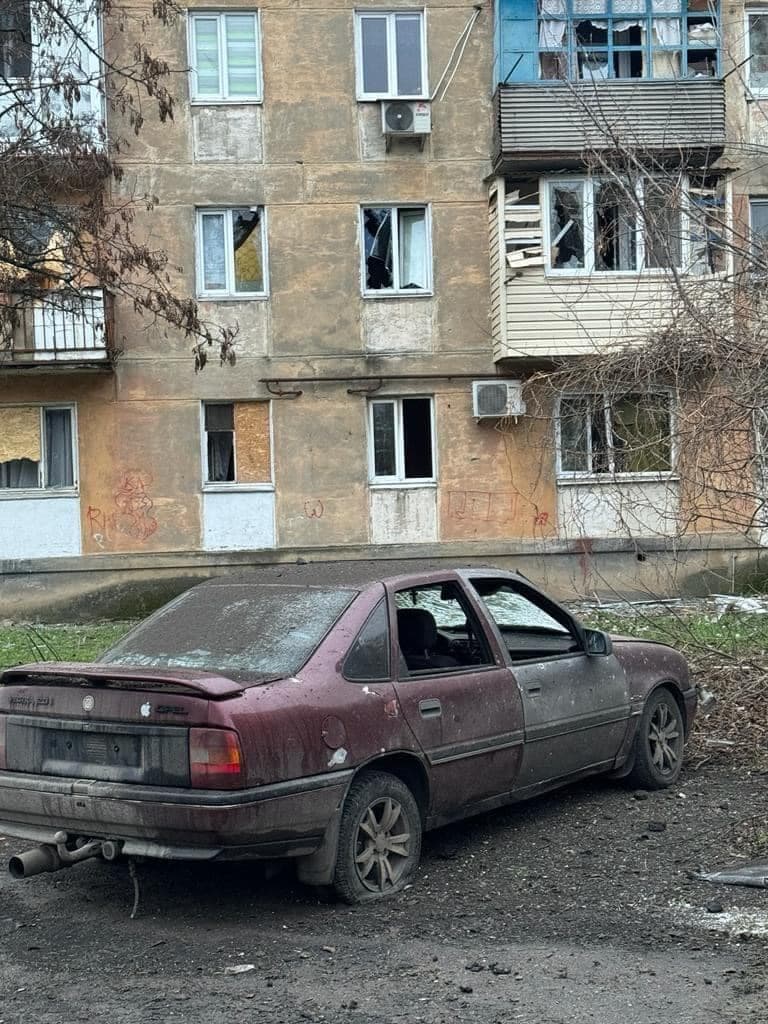 Пошкоджені дві багатоповерхівки, була пожежа: в МВА повідомили про наслідки обстрілів у Курахове