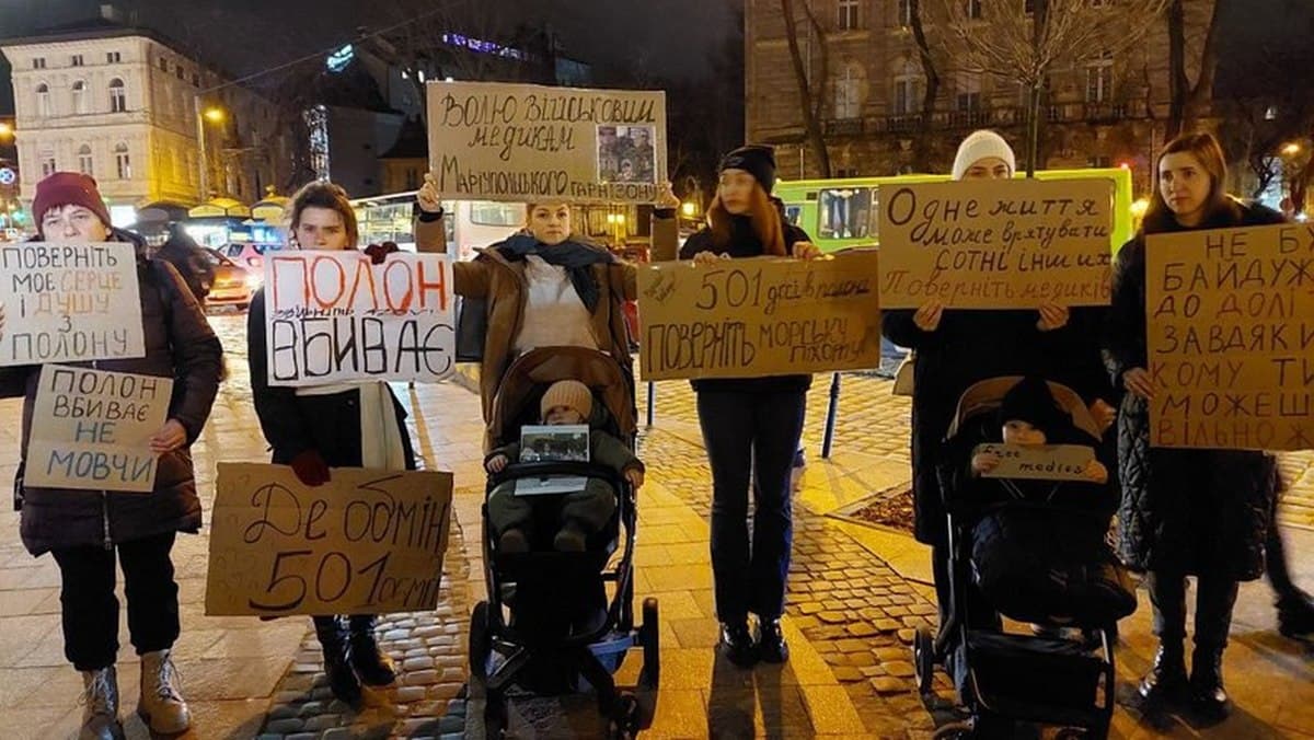 В Україні продовжуються акції на підтримку військовополонених захисників Маріуполя (фото)