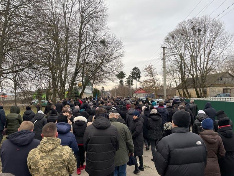 На Рівненщині попрощались з Андрієм Павлюком, який загинув на Донеччині