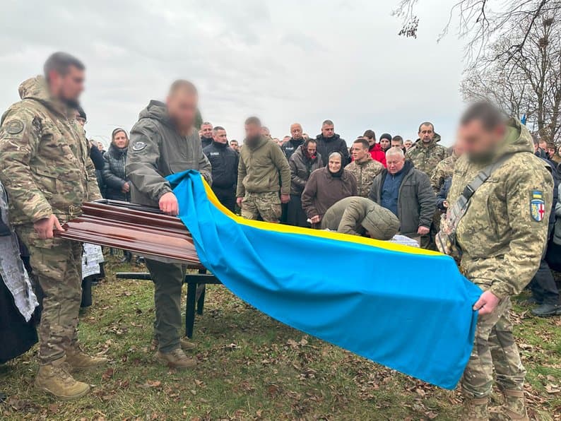 На Рівненщині попрощались з Андрієм Павлюком, який загинув на Донеччині