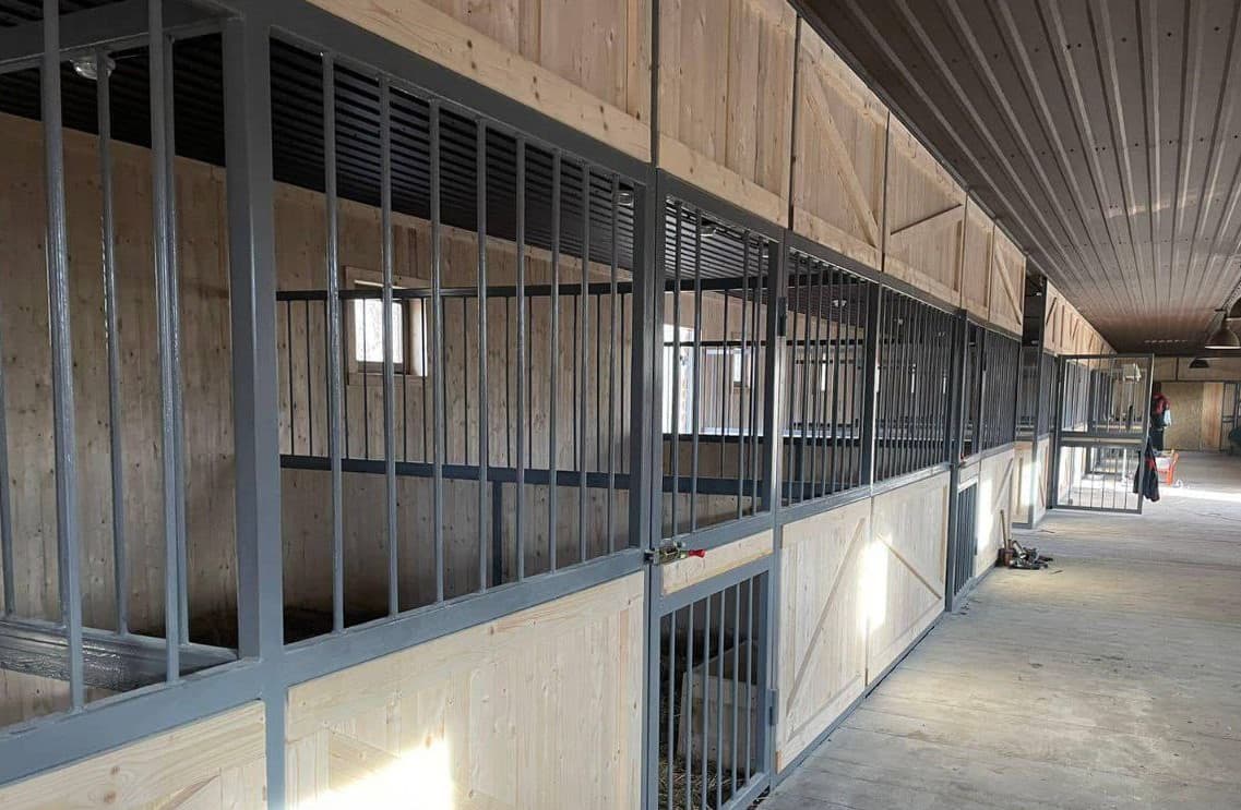 У Шовковичному парку в Слов'янську завершили будівництво зимових вольєрів для контактного зоопарку