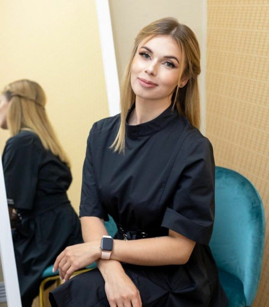 косметологиня із Волновахи