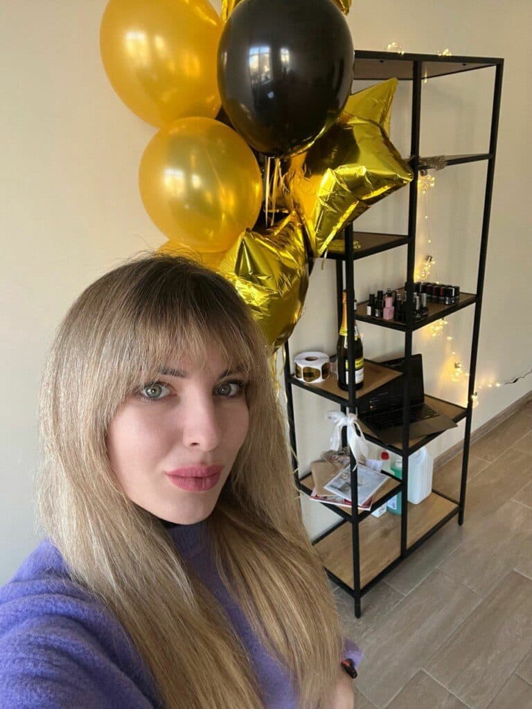 манікюр з Маріуполя