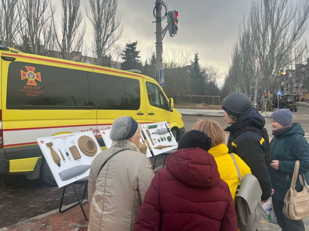 мобільний клас з мінної безпеки на Донеччині