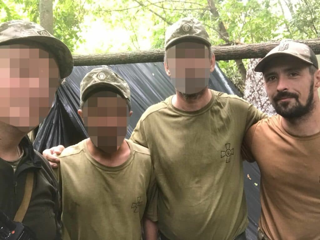 захисник Олександр Попічко