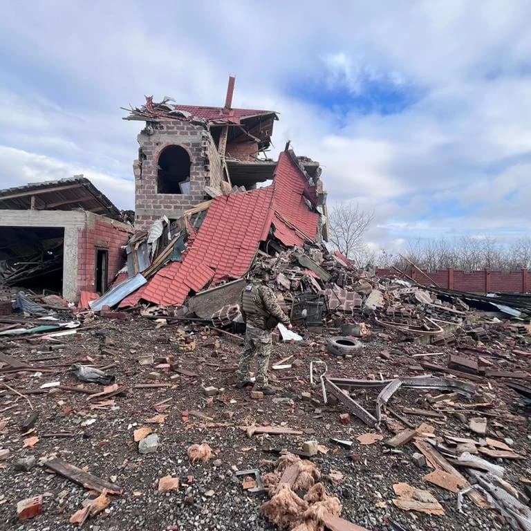 Одна людина загинула і 1 — поранено у Мар'їнській громаді внаслідок ворожого артобстрілу