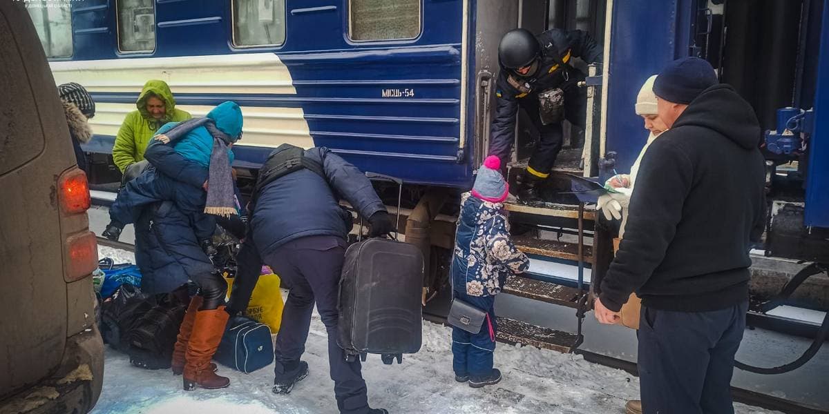 За добу з Донеччини евакуювали 16 дітей