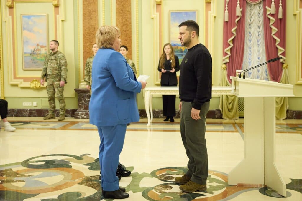 Родина загиблого рятувальника з Донеччини отримала сертифікат на квартиру від держави