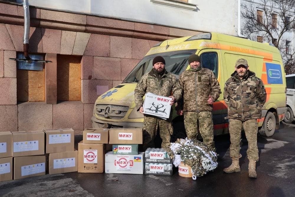 Волонтери передали військовим на Донеччину 10 дронів і партію гуманітарної допомоги (фото)