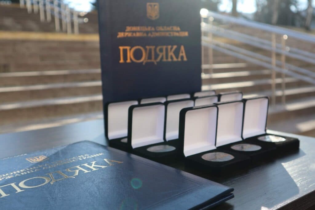 Волонтери передали військовим на Донеччину 10 дронів і партію гуманітарної допомоги (фото)