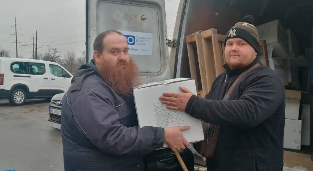 Завдяки волонтерам з Краматорська 140 осіб з інвалідністю у Дружківці отримали допомогу