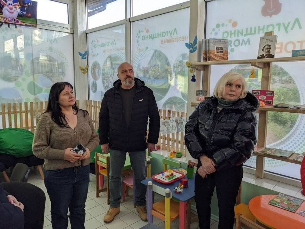 Керівництво Луганської ОВА перевірило роботу хабів для ВПО на Київщині