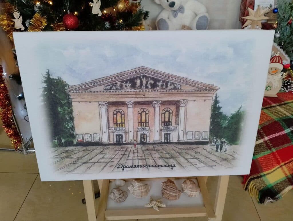 У Рівному зробили модель Драмтеатру Маріуполя