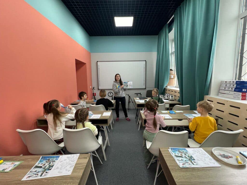 У Дніпрі за підтримки ООН відкрили дитячий мультифункціональний центр UNICEF для занять ВПО і всіх охочих