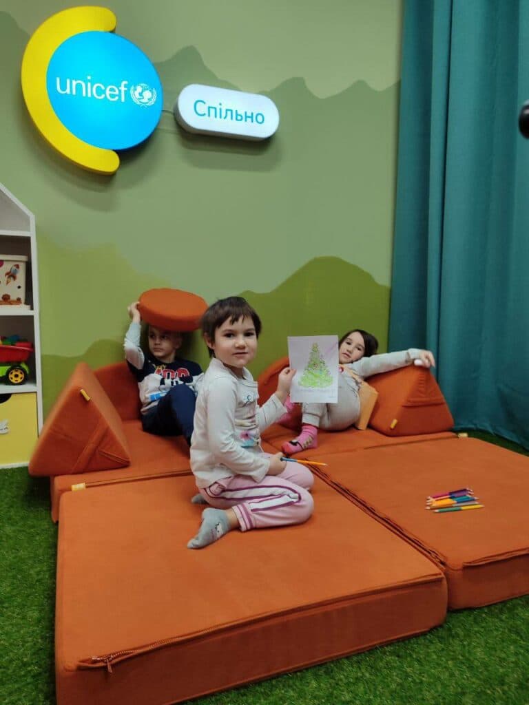 У Дніпрі за підтримки ООН відкрили дитячий мультифункціональний центр UNICEF для занять ВПО і всіх охочих