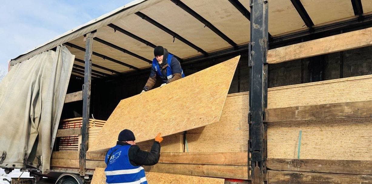 "Янголи Спасіння" привезли будматеріали постраждалим від обстрілу у Покровську (фото)