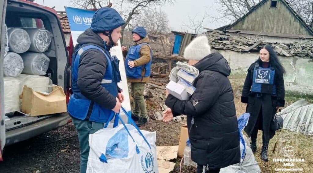 Місія "Проліска" допомагає покровчанам налагодити зруйнований ворожими обстрілами побут