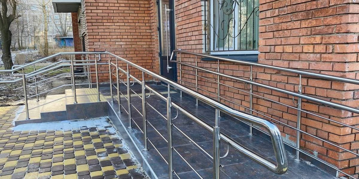 У медзакладах Покровської громади покращують умови перебування пацієнтів враховуючи елементи доступності