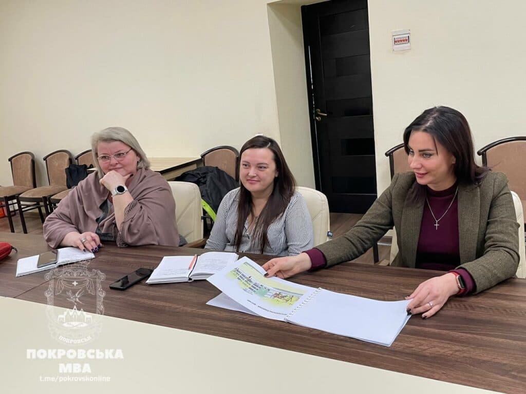 Одну зі зруйнованих шкіл Покровської громади відбудують за ізраїльською технологією