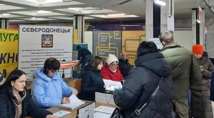 У хабі Сєвєродонецької громади в Дніпрі переселенці отримали майже 500 харчових пакунків