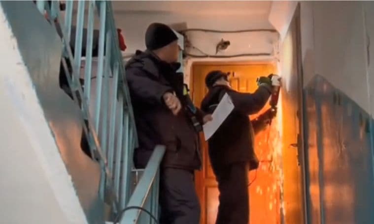 окупанти вскривають житло у Лисичанську