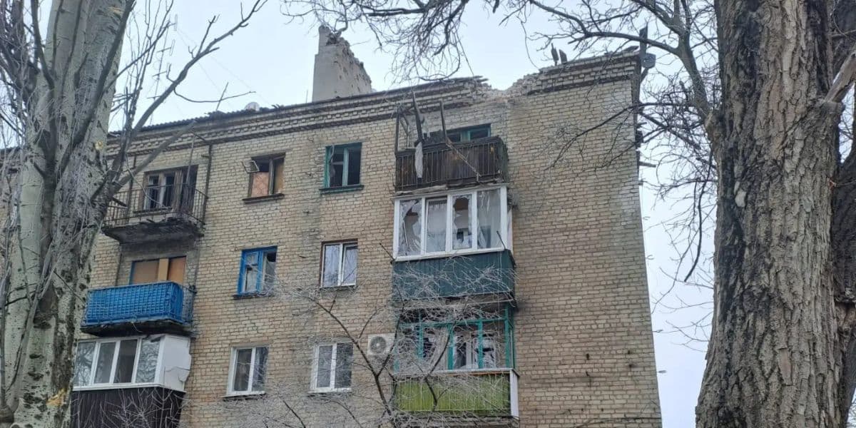 постраждала від обстрілу п'ятиповерхівка