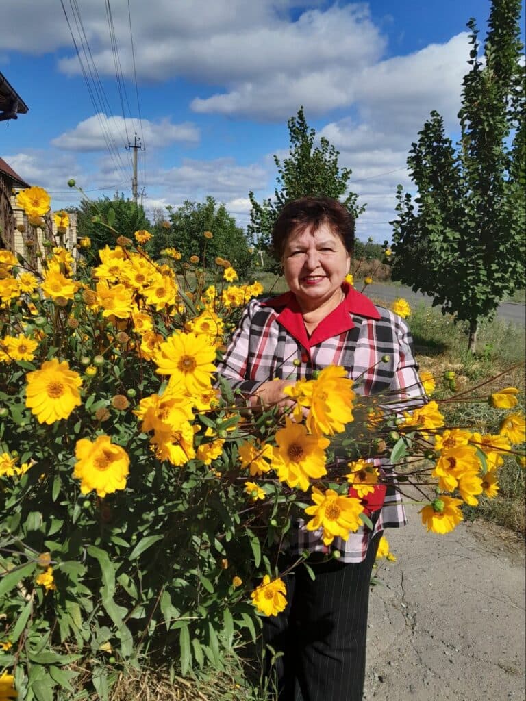 жителі Донеччини у вишиванках