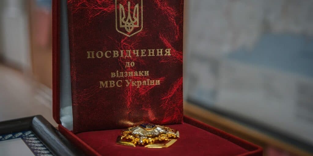 6 рятувальників Донеччини отримали відзнаки МВС та ДСНС