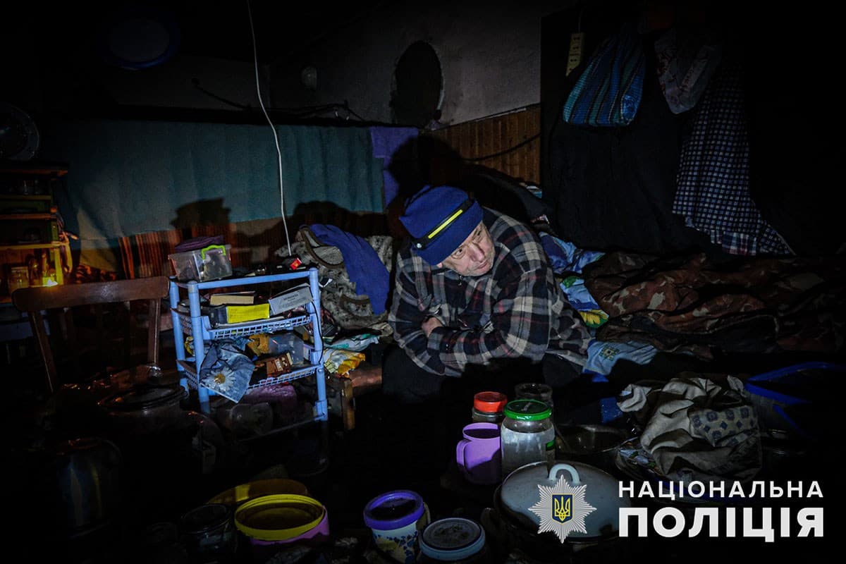 В розбитому ворожими обстрілами Вугледарі залишаються 111 цивільних (відео)