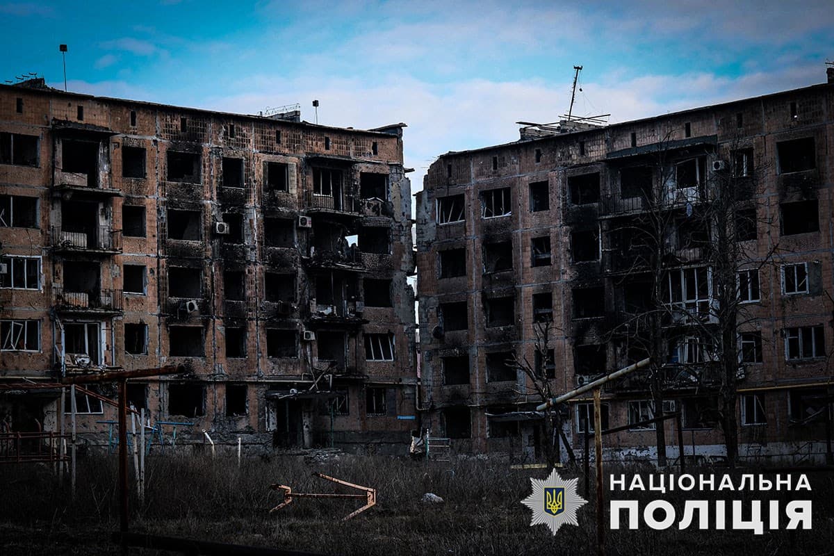 В розбитому ворожими обстрілами Вугледарі залишаються 111 цивільних (відео)