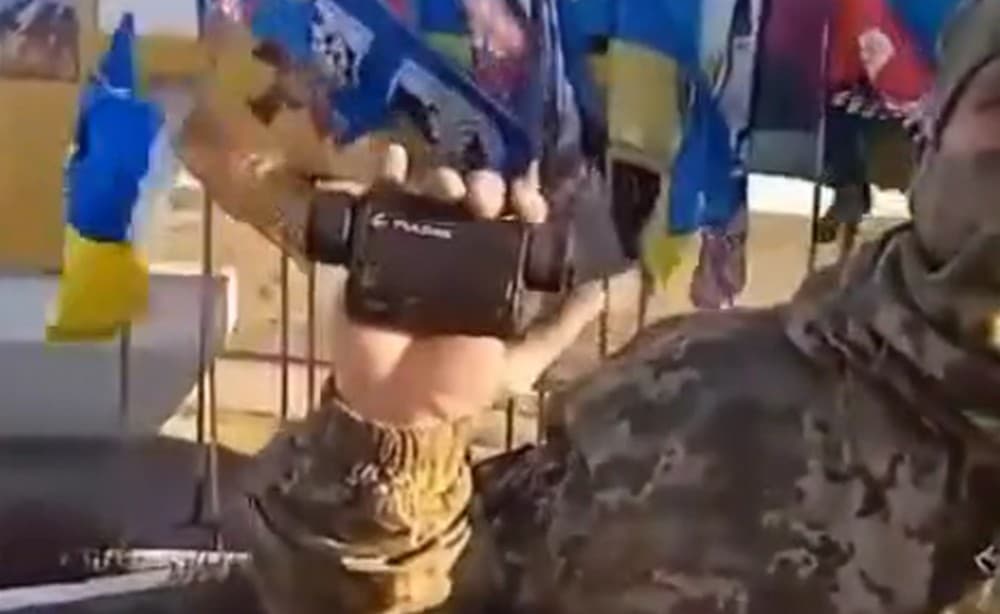 Креміняни придбали для українських оборонців тепловізор (відео)