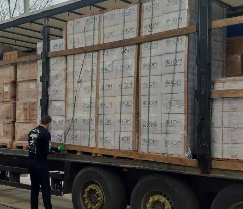 У Черкасах ВПО з Луганщини надають матраци, ковдри, посуд від МОМ