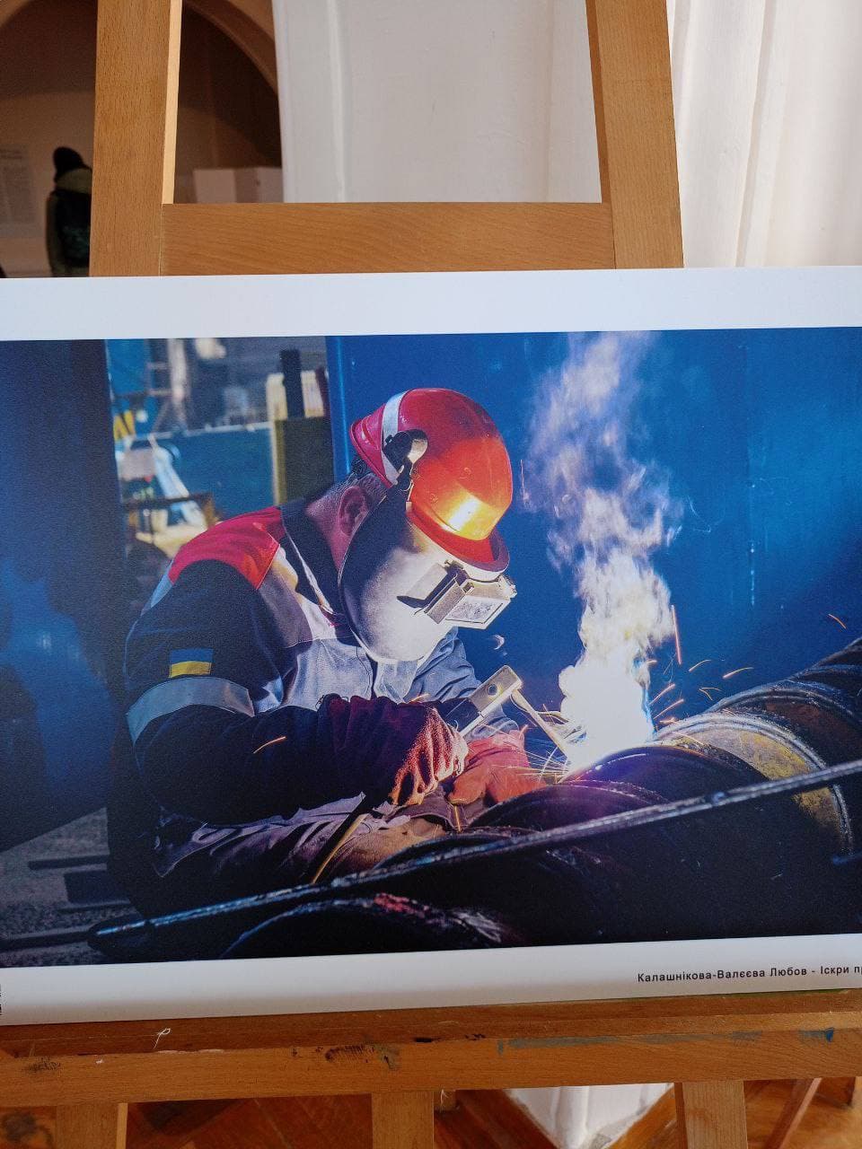 У Києві відкрилася виставка-спогад "Мій Маріуполь: щасливі миті крізь об’єктив"