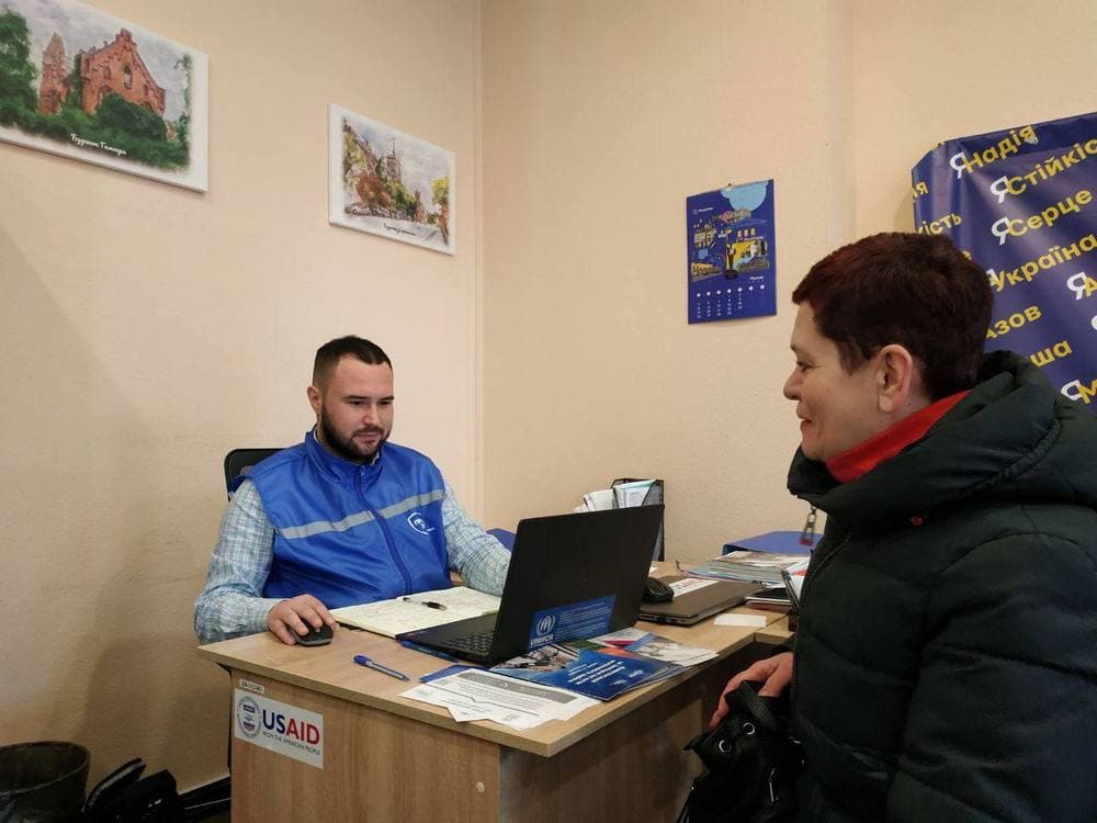 У Києві проводять безкоштовні юридичні консультації для переселенців з Маріуполя