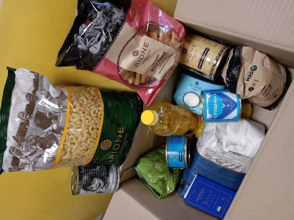 Маріупольці отримали продуктові набори від благодійного фонду Global Empowerment Mission Ukrain (фото)