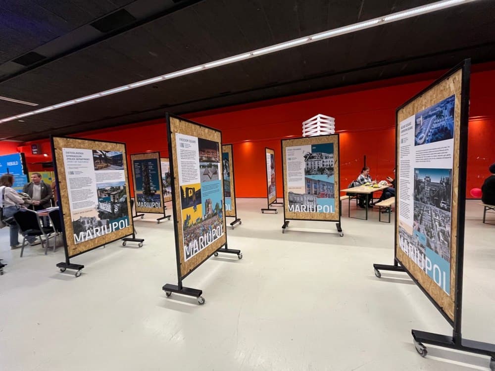 На виставці у Нідерландах показали незламний Маріуполь (фото)