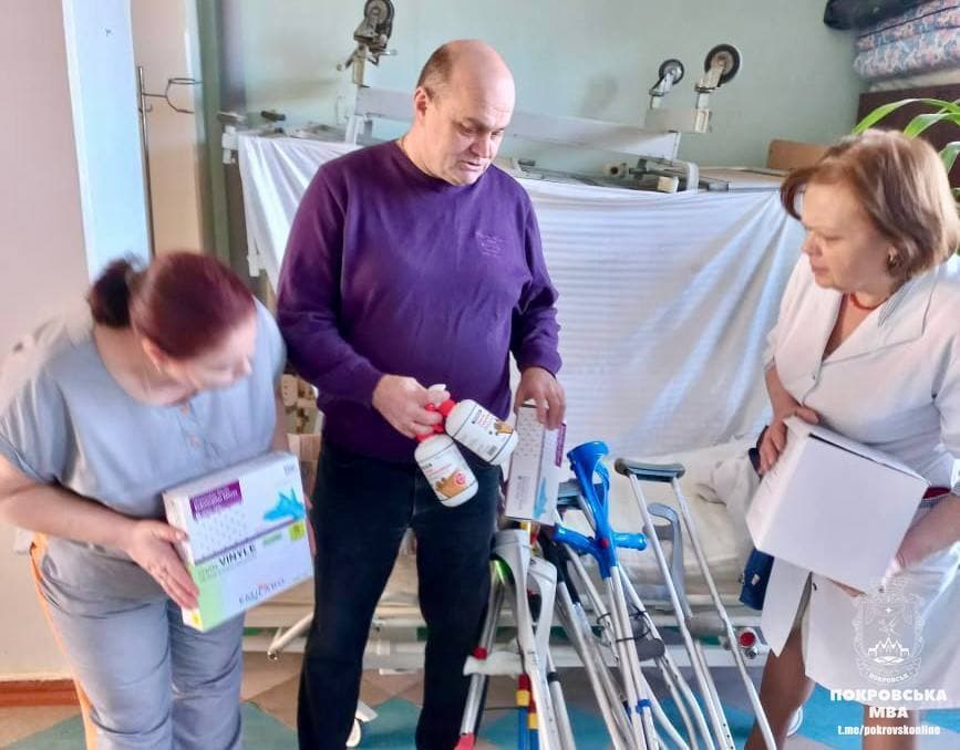 У Покровськ доставили гуманітарний вантаж для лікарень від волонтерів Львівщини (фото)