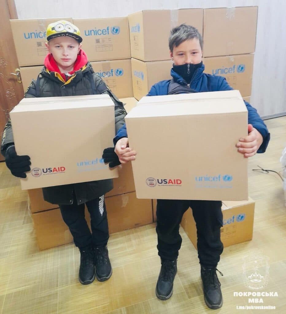 Сім’ї з дітьми зі старостинських округів Покровська отримали допомогу від "Янголів Спасіння" (фото)